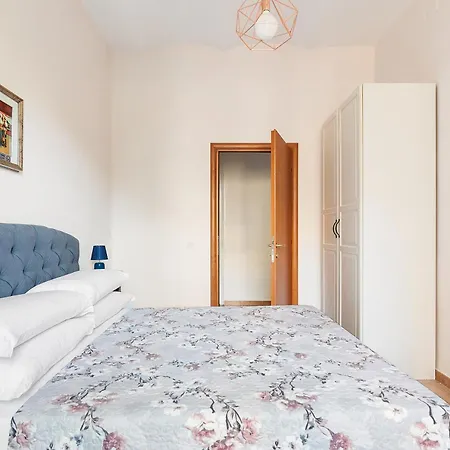 Zara Rooms